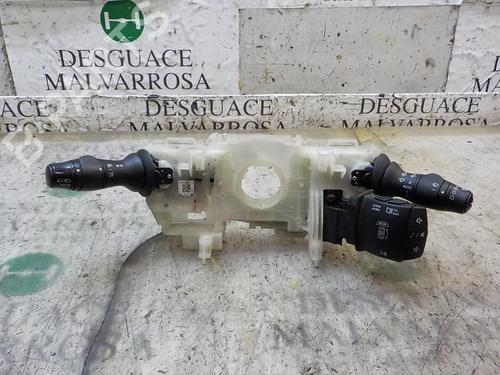 Used Headlight switch Headlight switch RENAULT MEGANE III Grandtour (KZ0/1) 1.5 dCi (KZ09, KZ0D, KZ1G, KZ29, KZ14, KZ1W, KZ10, KZ1F,... (110 hp) 3851053 3851053