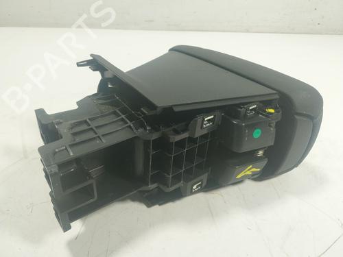 Armrest / Center console OPEL CORSA F (P2JO) 1.2 (68) | BP17659637I20 