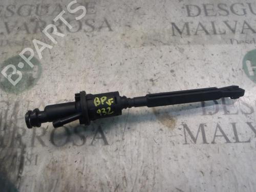 Used Clutch slave cylinder CITROËN C4 Coupe (LA_) [2004-2013]  14269024