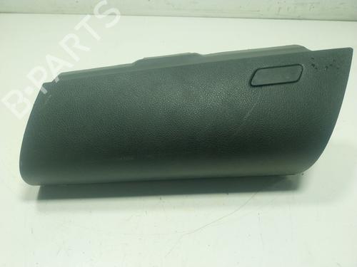 Used Glove box TOYOTA HILUX VIII Pickup (_N1_) 2.4 D 4WD (GUN125_, GUN125R) (150 hp) 18261507