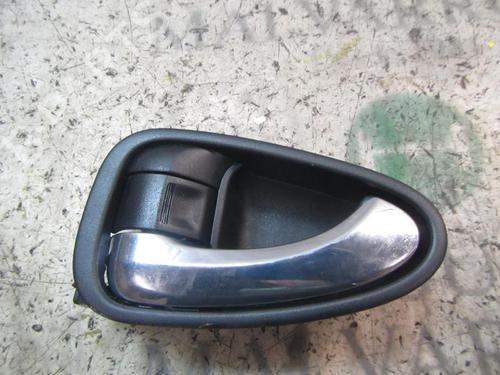 Puxador interior trás esquerdo Puxador interior trás esquerdo TOYOTA AVENSIS Saloon (_T27_) [2008-2018] 3835653 3835653