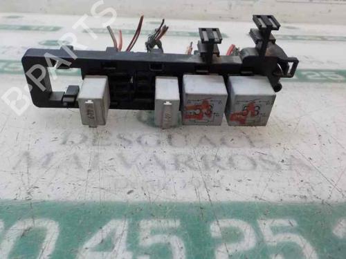 Used Fuse box Fuse box VW PASSAT B6 (3C2) [2005-2011] 3881039 3881039