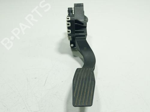 pedal-alfa-romeo-tonale-965_-2022-36253528 main image