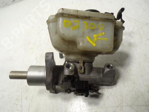 Used Brake master cylinder Brake master cylinder SKODA YETI (5L) 1.2 TSI (105 hp) 10144510 10144510