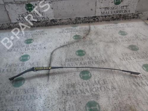 Used Front windshield wiper arm Front windshield wiper arm FIAT GRANDE PUNTO (199_) 1.3 D Multijet (199.AXD11, 199.AXD1A, 199.AXD1B,... (90 hp) 3840003 3840003