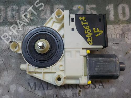 Used Left rear window motor Left rear window motor RENAULT MEGANE III Hatchback (BZ0/1_, B3_) 1.2 TCe (BZ2B, BZ11) (116 hp) 3857945 3857945