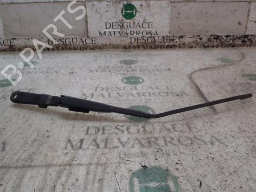 Used Front windshield wiper arm NISSAN INTERSTAR Van (X70) dCi 115 (115 hp) 3828822