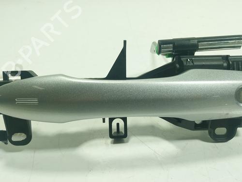 front-left-exterior-door-handle-toyota-yaris-cross-mxp_-2020-31211173 main image