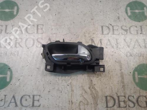 Højre fortil invendig håndtag Højre fortil invendig håndtag PEUGEOT 407 (6D_) 2.0 HDi 135 (6DRHRH, 6DRHRE, 6DRHRG, 6DRHRJ) (136 hp) 3810020 3810020