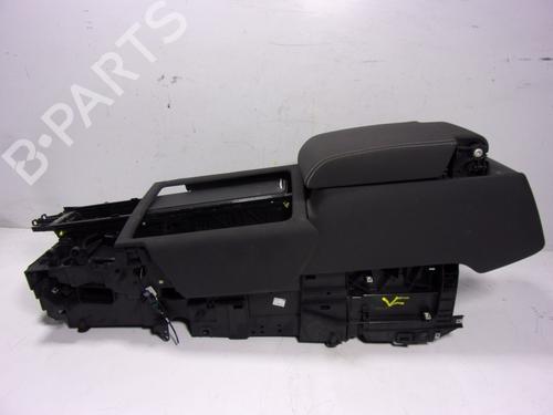 Armlæn Armlæn LAND ROVER DISCOVERY V (L462) D300 MHEV 4x4 (300 hp) 15272119 15272119