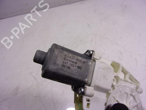 Left front window motor MERCEDES-BENZ GL-CLASS (X164) GL 320 CDI 4-matic (164.822) | BP15835695E21