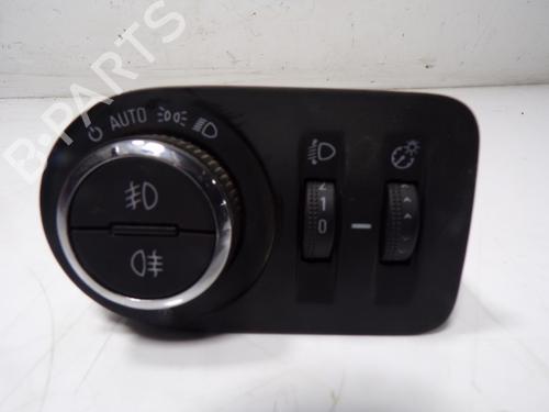 Used Headlight switch Headlight switch OPEL CORSA E (X15) 1.4 (08, 68) (90 hp) 17029190 17029190