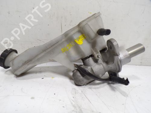 Used Brake master cylinder Brake master cylinder MERCEDES-BENZ CLA Coupe (C117) CLA 200 CDI / d (117.308) (136 hp) 15581757 15581757