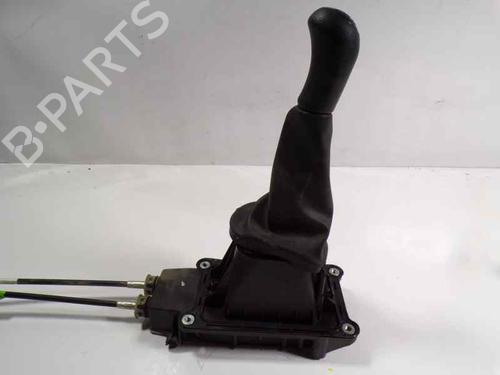 Used Gear lever Gear lever DACIA SANDERO II 1.5 dCi 75 / Blue dCi 75 (B8JW, B8M4, B8AH, B8M7, B8M6) (75 hp) 7412653 7412653