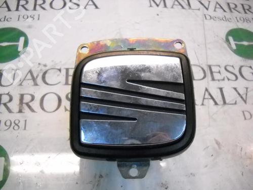 Used Tailgate handle Tailgate handle SEAT IBIZA III (6L1) 1.9 TDI (131 hp) 3751029 3751029