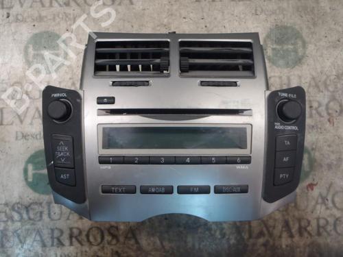 Used Radio TOYOTA YARIS (_P9_) 1.4 D-4D (NLP90_, NLP90R) (90 hp) 3799601