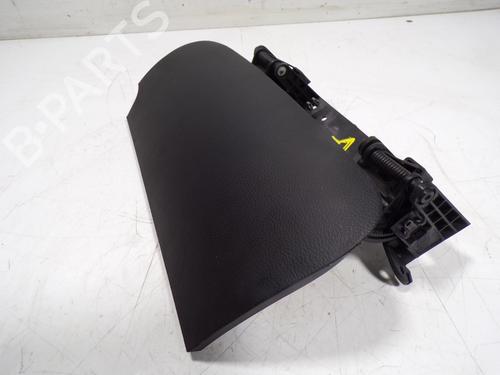Used Glove box Glove box LANCIA VOYAGER MPV (404_) 2.8 CRD (RT, 53) (178 hp) 13621426 13621426