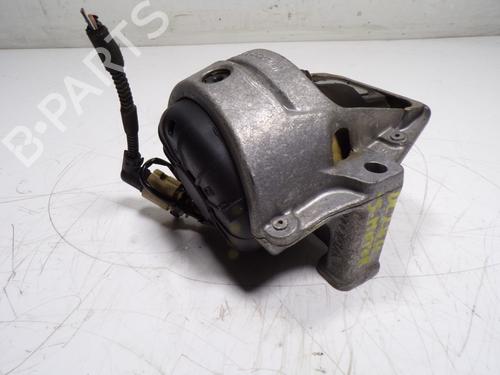 Used Engine mount Engine mount PORSCHE MACAN (95B) 2.0 (245 hp) 15096835 15096835