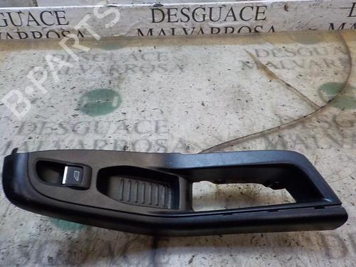 Used Right front window switch Right front window switch FORD FIESTA VI (CB1, CCN) 1.25 (82 hp) 3847892 3847892