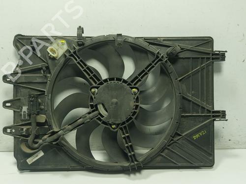Used Radiator fan Radiator fan FIAT 500L (351_, 352_) 1.3 D Multijet (199.LYM11, 199.LYM1A) (95 hp) 29322988 29322988