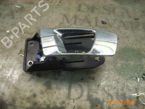 Used Rear left interior door handle KIA CARENS II MPV (FJ) 2.0 CRDi (113 hp) 3775123