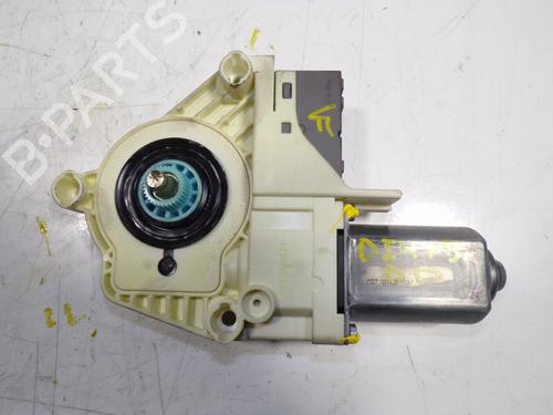 Used Right front window motor LAND ROVER RANGE ROVER III (L322) 3.6 D 4x4 (272 hp) 8912890