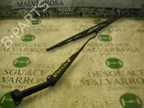 Used Front windshield wiper arm KIA CARENS II MPV (FJ) 2.0 CRDi (113 hp) 3745620