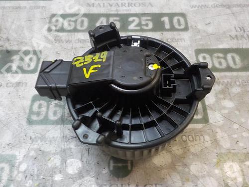 Used Heater blower motor Heater blower motor TOYOTA YARIS (_P13_) 1.4 D (NLP130_, NLP130) (90 hp) 3860957 3860957