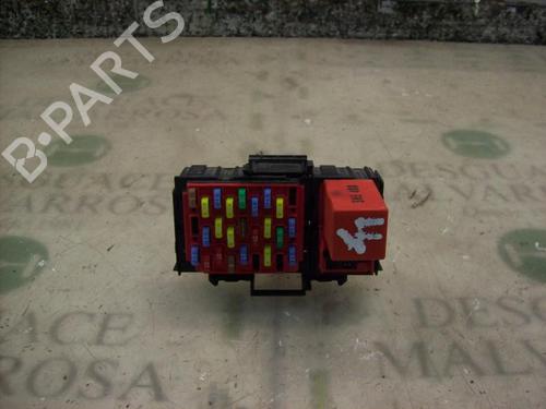 Used Fuse box Fuse box FORD TRANSIT Van (FA_ _) 2.0 DI (FAE_, FAF_, FAG_) (100 hp) 3738284 3738284