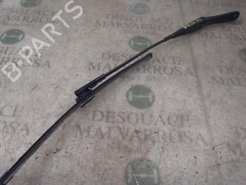 Used Front windshield wiper arm OPEL ASTRA H (A04) 1.9 CDTI (L48) (120 hp) 3795750