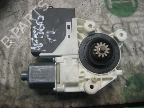 Vindusheismotor venstre bak FORD FOCUS II (DA_, HCP, DP) [2004-2013]  3739929
