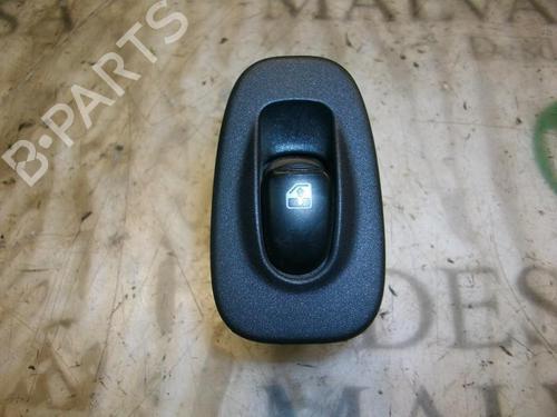 Højre bagtil elrude kontakt HYUNDAI ACCENT II (LC) 1.5 CRDi (82 hp) 3791428