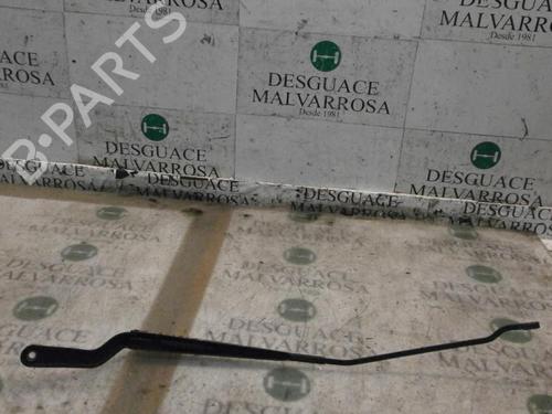 Used Front windshield wiper arm FORD FIESTA V (JH_, JD_) 1.4 TDCi (68 hp) 3736988