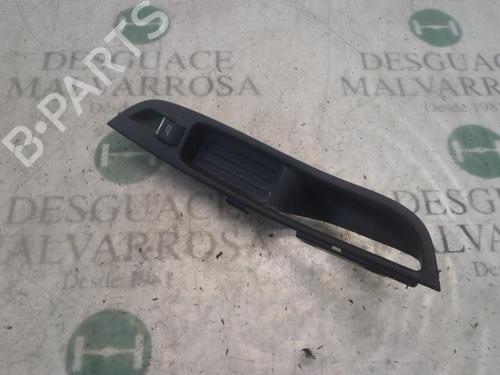 Used Right front window switch Right front window switch FORD FOCUS III Turnier 1.6 TDCi (115 hp) 3807239 3807239