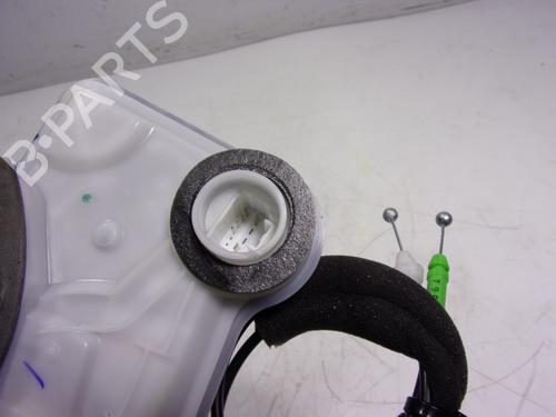 Front left lock TOYOTA COROLLA Hatchback (_E21_, _EA1_, _EH1_) | BP15907395C98