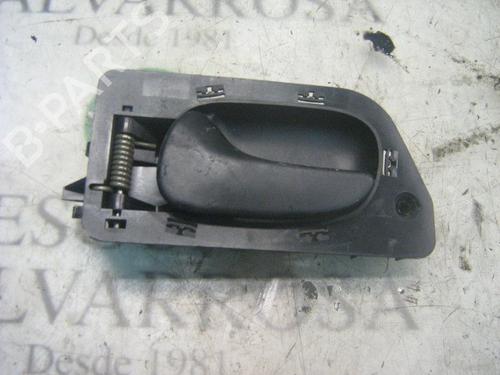 Used Front left interior door handle RENAULT LAGUNA I (B56_, 556_) 2.2 dT (B569) (113 hp) 3753890
