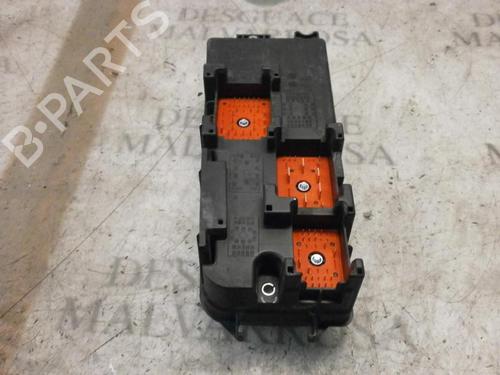 Used Fuse box OPEL VECTRA C GTS (Z02) 2.2 16V (F68) (147 hp) 3788949