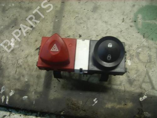 Used Warning switch RENAULT MEGANE II (BM0/1_, CM0/1_) 1.5 dCi (BM0F, BM0T, BM2B, CM0F, CM0T) (82 hp) 3777679