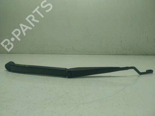 Used Front windshield wiper arm Front windshield wiper arm TOYOTA HILUX VIII Pickup (_N1_) 2.4 D 4WD (GUN125_, GUN125R) (150 hp) 18261448 18261448