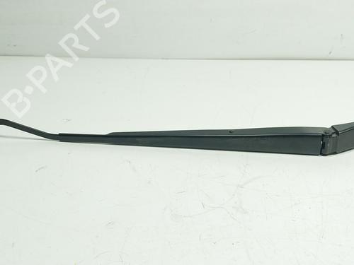 front-windshield-wiper-arm-toyota-yaris-cross-mxp_-2020-36156288 main image