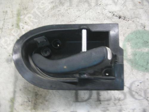 Used Rear right interior door handle Rear right interior door handle FORD MONDEO I Saloon (GBP) 1.8 i 16V (115 hp) 3747947 3747947