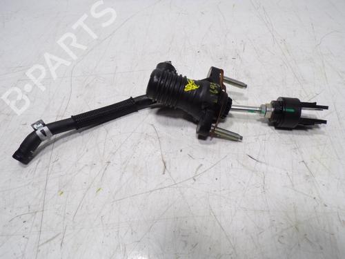 Used Clutch slave cylinder Clutch slave cylinder TOYOTA HILUX VIII Pickup (_N1_) 2.4 D 4WD (GUN125_, GUN125R) (150 hp) 14287574 14287574