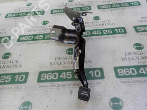 hand-brake-toyota-prius-plus-_w4_-4620047120-2011-8771601 main image