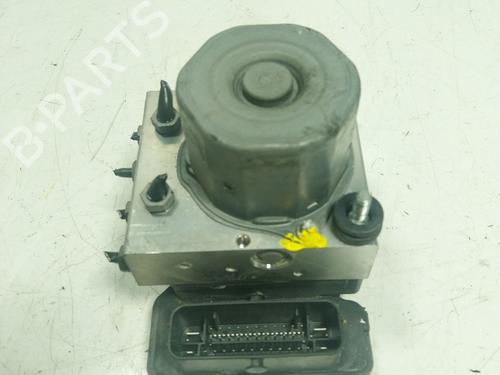 Used ABS pump MERCEDES-BENZ GLA-CLASS (X156) GLA 180 (156.942) (122 hp) 16195281