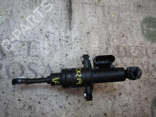 Used Clutch slave cylinder AUDI A1 Sportback (8XA, 8XF) 1.0 TFSI (95 hp) 14277320