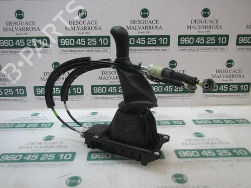 Selector da caixa DACIA SANDERO II 1.0 SCe 75 (B8JC, B8JD) (73 hp) 7411846