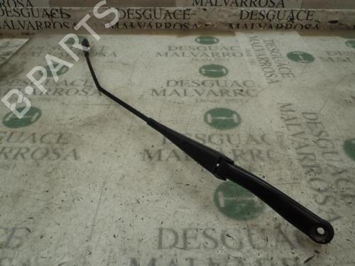 Used Front windshield wiper arm Front windshield wiper arm FIAT GRANDE PUNTO (199_) 1.4 (199AXB11, 199AXB1A, 199BXB1A, 199AXL1A) (77 hp) 3824284 3824284