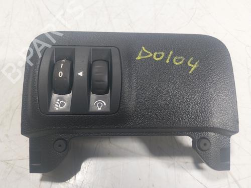 switch-renault-megane-iv-saloon-251908557r-251908557r-2016-20480412 main image