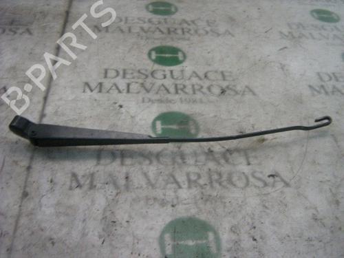 Used Front windshield wiper arm Front windshield wiper arm FORD FIESTA IV (JA_, JB_) 1.8 D (60 hp) 3735431 3735431