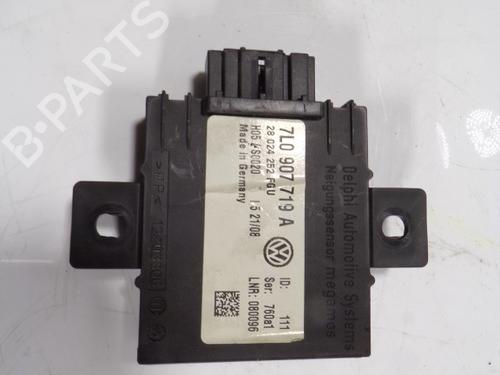 Used Electronic module VW PHAETON (3D1, 3D2, 3D3, 3D4, 3D6, 3D7, 3D8, 3D9) 3.0 V6 TDI 4motion (240 hp) 8892724